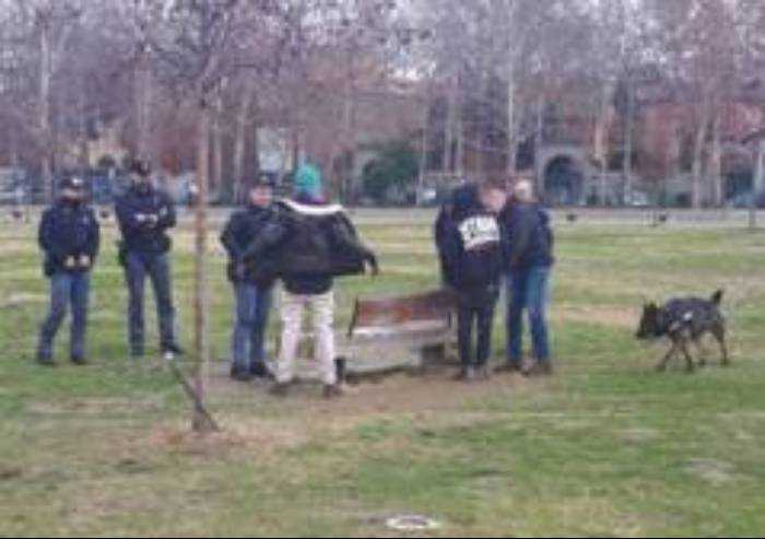 Parco Novi Sad, 2 giovani carichi di hashish fermati, subito liberi