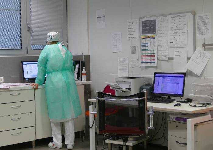 Covid, 1238 nuovi contagi in Emilia Romagna e 74 morti