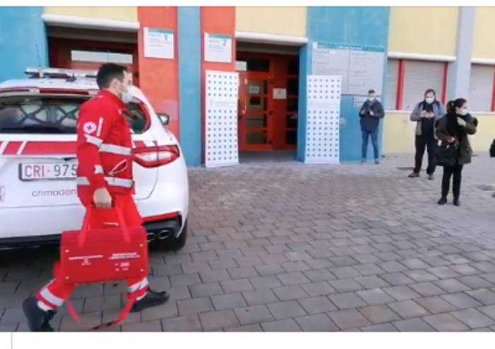 Covid Modena, primi 150 vaccini arrivati a Baggiovara in Maserati