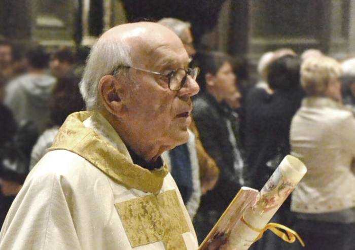 Carpi, è morto don Caleffi. Aveva 86 anni, era stato colpito dal Covid