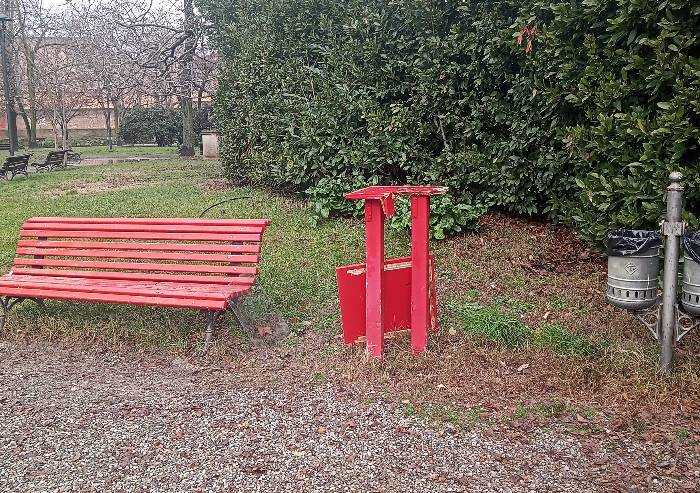 Parco Ducale Modena, vandalizzata la teca dei libri