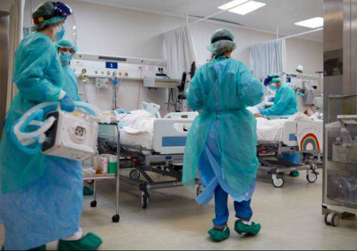 Covid, calano i contagi in Emilia Romagna. Ma ancora 66 decessi