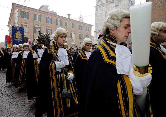 Modena, è ufficiale: Covid cancella fiere Sant'Antonio e San Geminiano