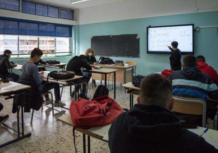 Riaperture scuole, sorpresa: l'83% degli studenti modenesi è contrario