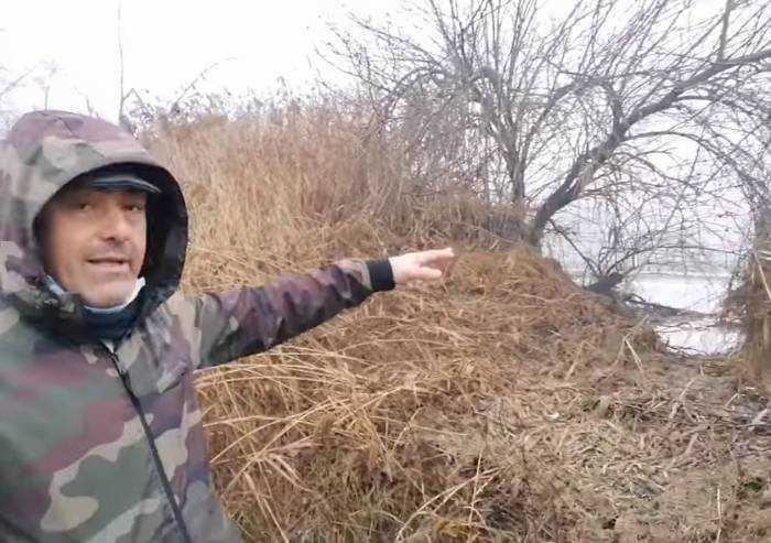 'Falla nell'argine che mi proteggeva, ora basta una pioggia e sono sott'acqua'