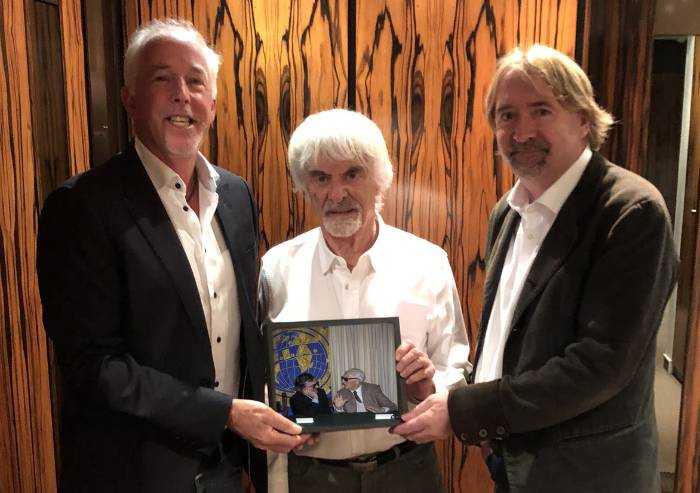 Bernie Ecclestone acquista 25 opere d'arte che celebrano la Ferrari