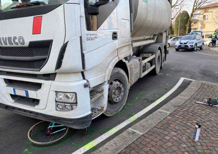 Incidente a Maranello, 78enne in bicicletta investito da un camion