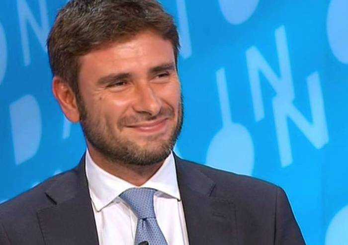 Di Battista fa il grillino, lezione di dignità: 'Io voto no a Draghi'