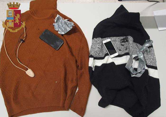 Con la telecamera nascosta all'esame per la patente: denunciati