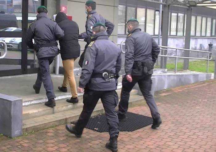 Intascò mazzetta: in carcere ex dirigente comunale di Serramazzoni