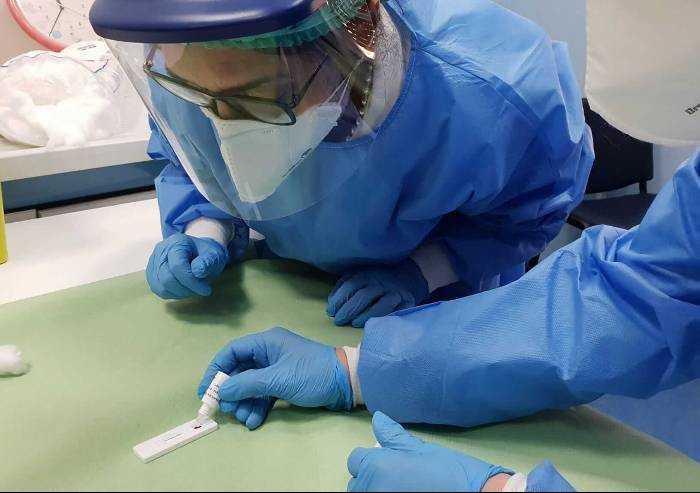Covid, 1324 contagi in Regione. A Modena muore un 40enne