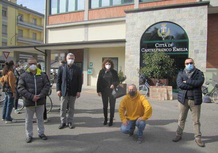 Castelfranco, sit in contro la dispersione dei rifiuti in tangenziale