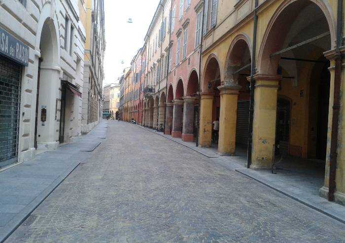 Modena, Bed and breakfast completamente abusivo in via Farini