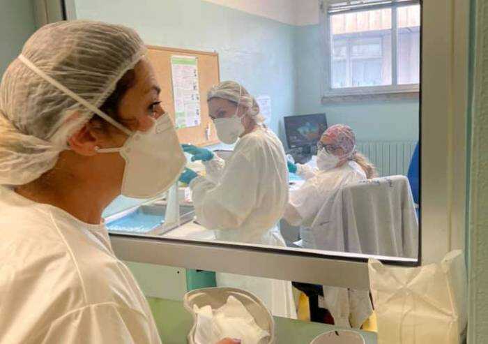 Stop Astrazeneca, per chi ha prenotato sarà fissata altra data