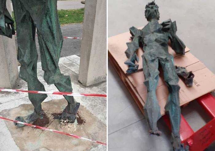Mirandola, vandali danneggiano la statua di Francesco Montanari