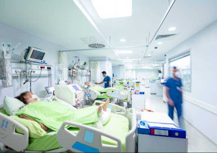 Covid, 1809 contagi e 67 morti. Tra loro anche la piccola Yousra