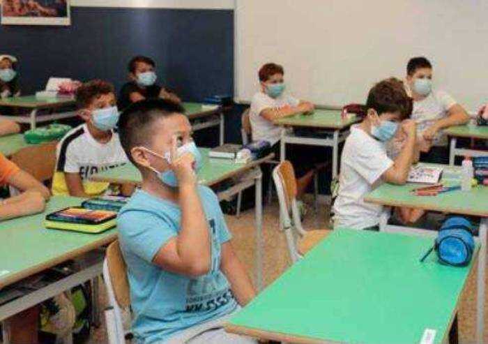 Riaprono le scuole: l'Emilia Romagna annuncia tamponi a campione