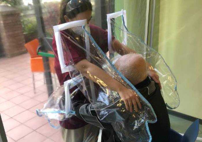 Parete degli abbracci nelle Cra di Formigine, Maranello e Fiorano