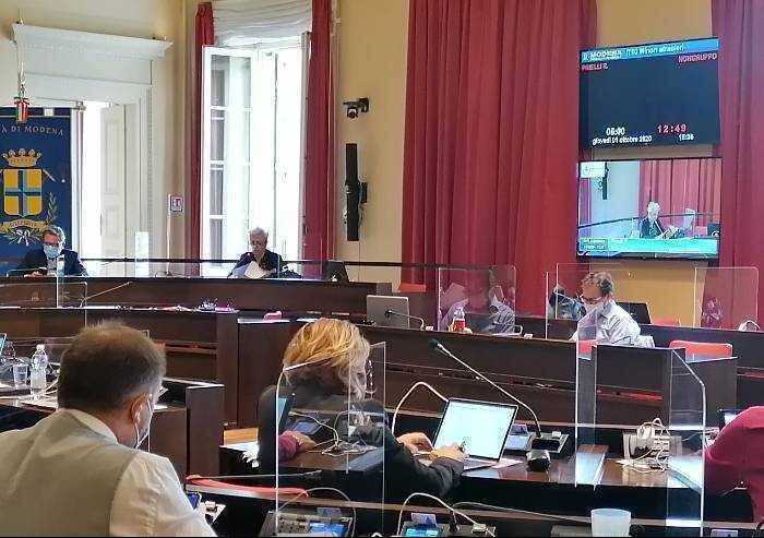 Consiglio Modena, fondi ai gruppi: ecco come sono spartiti 40mila euro