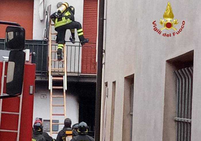 Finale Emilia, rogo in appartamento: due persone intossicate