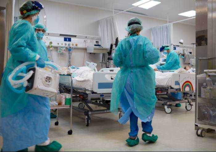 Ospedale Pavullo, focolaio Covid: contagiati 8 pazienti e 7 sanitari