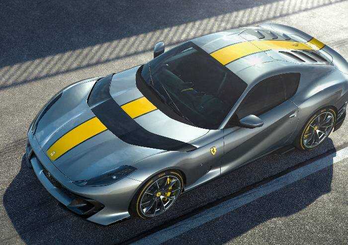 Ferrari: la nuova versione della V12 si svela