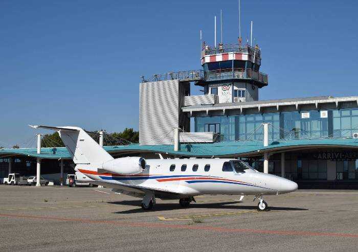 Organizzare viaggi d'affari in era Covid grazie al noleggio di aerei privati