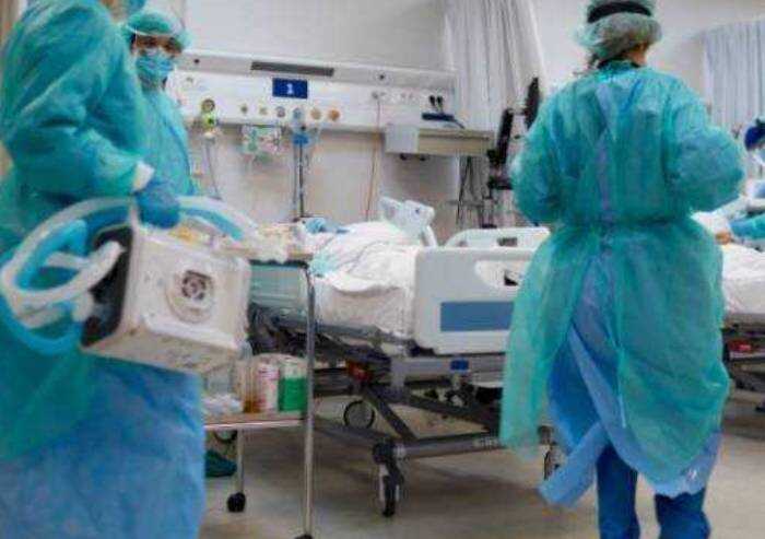 In terapia intensiva l'uomo trovato nel casolare a Cavezzo