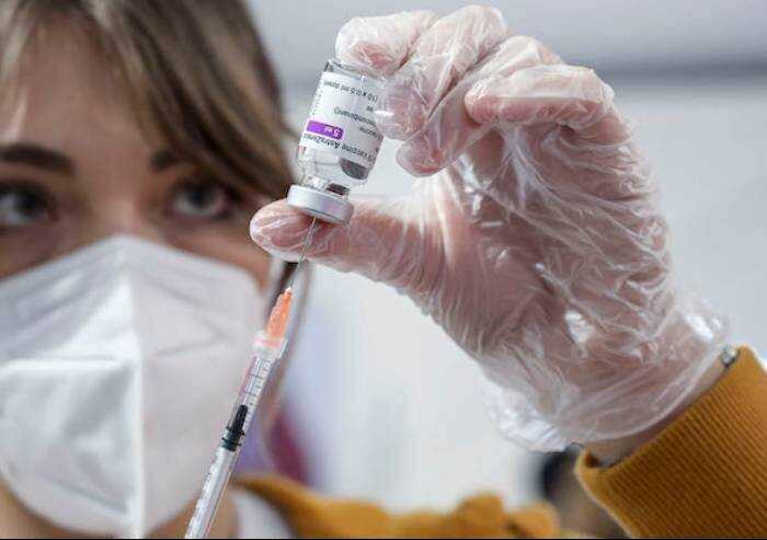 Effetti indesiderati vaccino: confronto Pfizer, Moderna e Astrazeneca