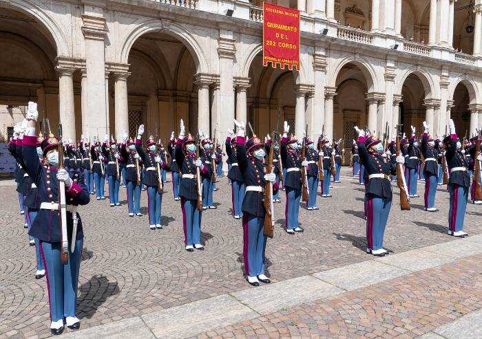 Accademia Militare: ha giurato il 202esimo corso 'Onore'