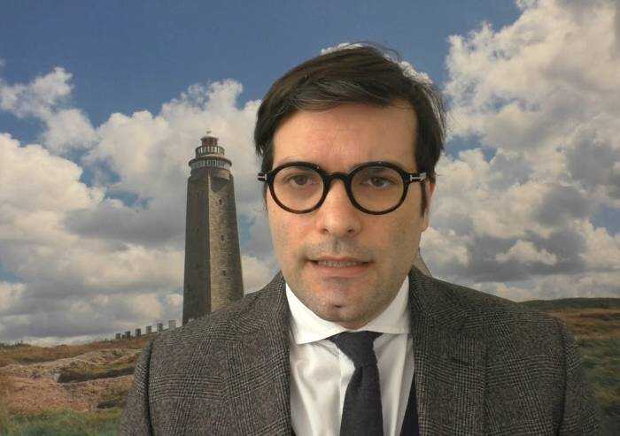 'Arresto Prof. davanti a scuola, improvvida modalità'