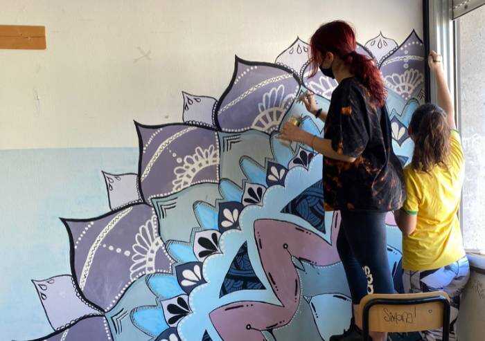 Scuola - azienda: al Meucci di Carpi si dipingono le aule