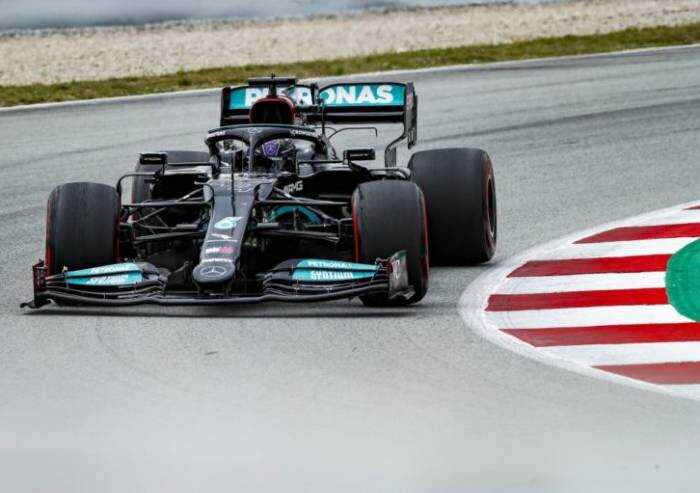Formula Uno: Hamilton vince in Spagna, quarta la Ferrari di Leclerc