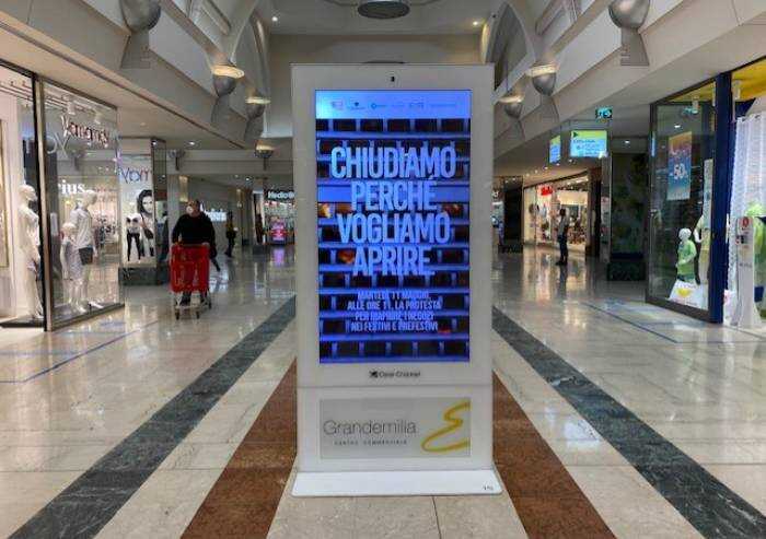 Chiusure week end: serrande abbassate per protesta al GrandEmilia