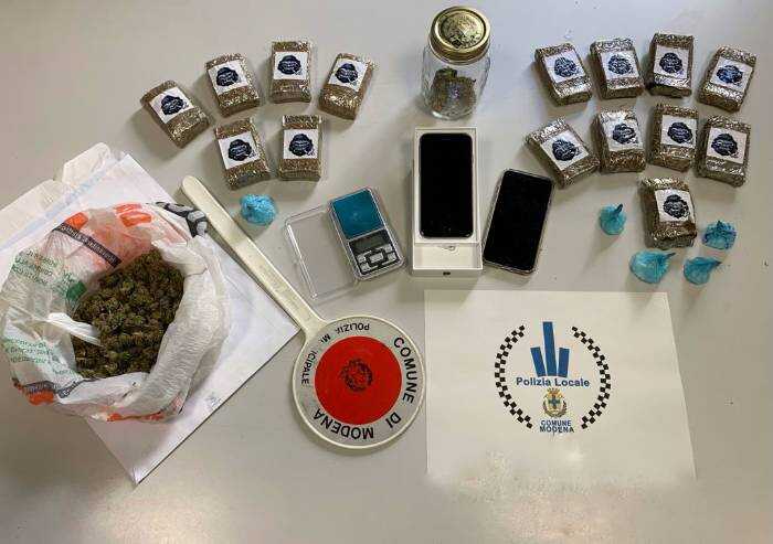 Modena, droga sul furgone e in casa: arrestato 30enne
