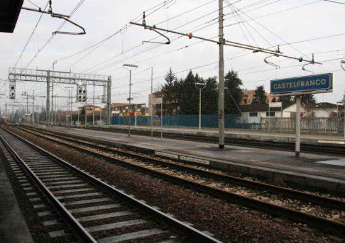 'Castelfranco, porre fine al degrado in cui versa la stazione'