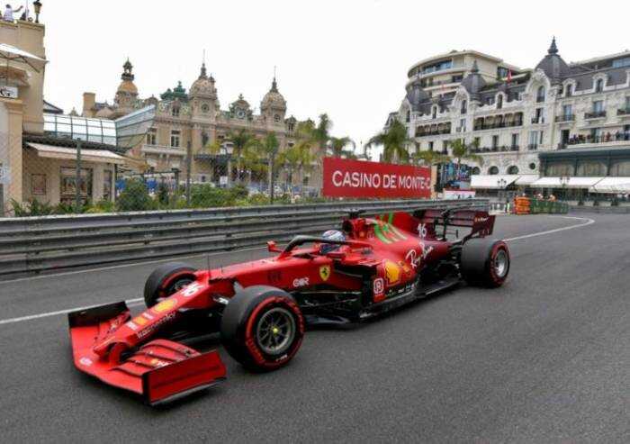 Doccia gelata Ferrari: Leclerc passa dalla pole all'addio alla gara