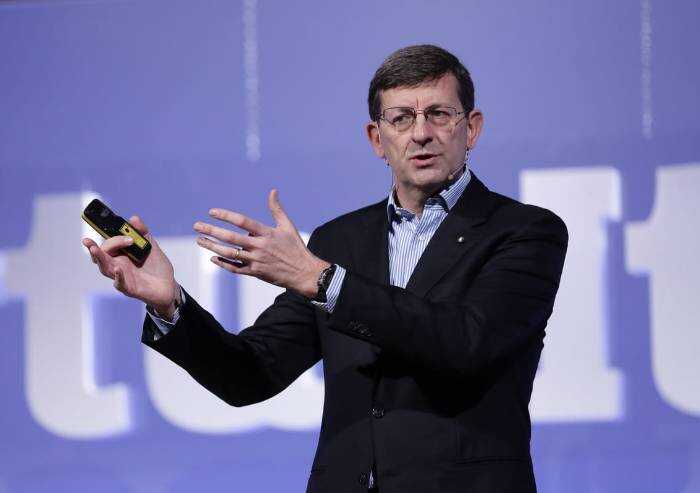 Covid, Colao: 'Green pass pronto a metà giugno'