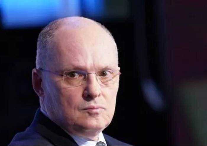 'Covid, in futuro dovremo vaccinarci ancora tutti: come per influenza'