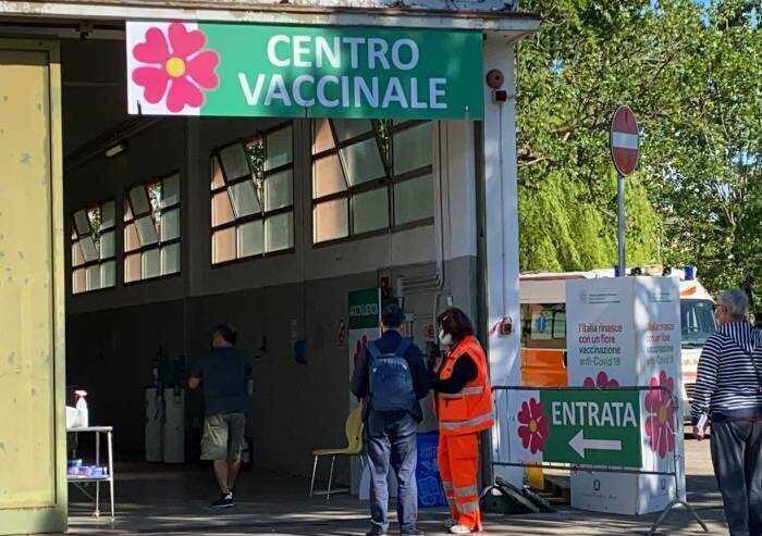 Vaccini 50-54 anni, occhio agli sms, per molti ma non per tutti