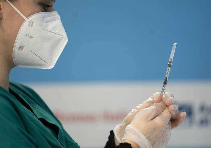 Vaccini 12-19 anni: prenotazioni dal 7 giugno