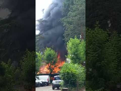 Vignola, devastante rogo distrugge capanno nell'area convento frati