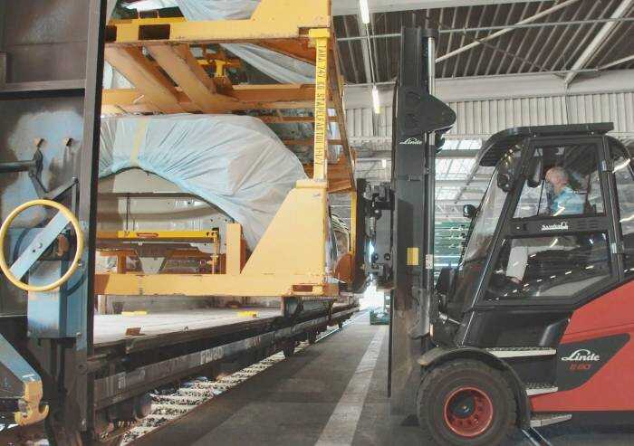 Lamborghini, la logistica diventa green: più rotaia meno gomma