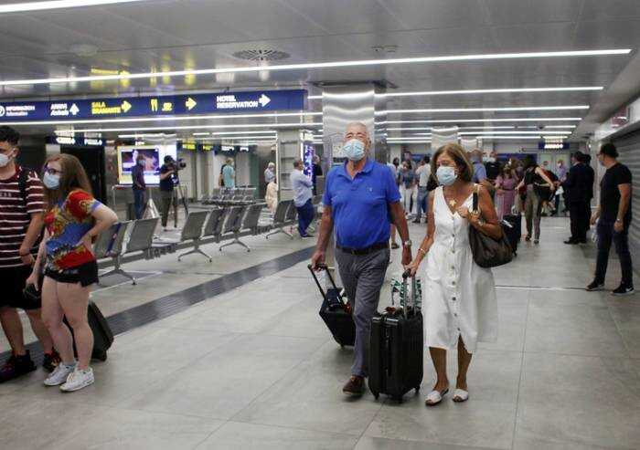 E Draghi firma il Dpcm sul green pass