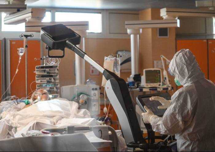 Covid, oggi 81 contagi in Emilia Romagna e due morti