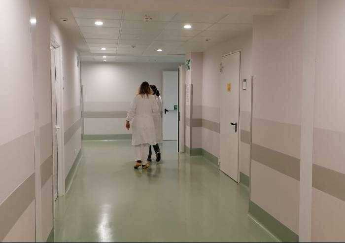 Covid, 44 contagi e due decessi in Emilia Romagna