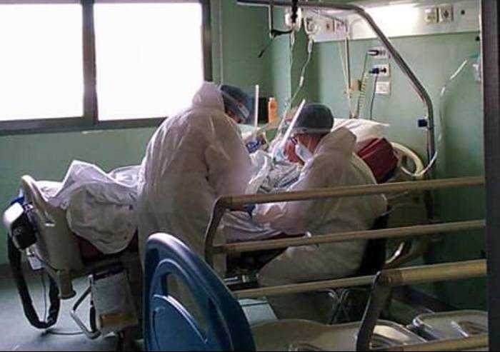 Covid, 10 contagi a Modena e due ricoveri