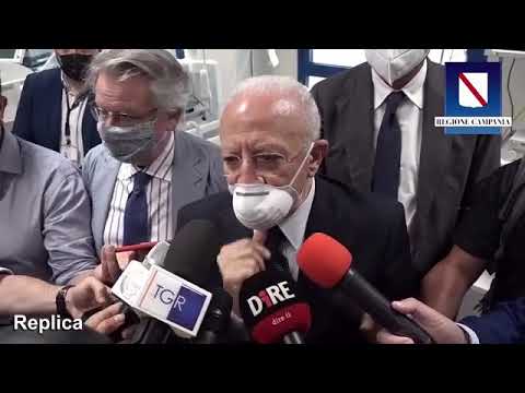 Vaccini, De Luca: 'Comunicazione demenziale, Figliuolo si dimetta'