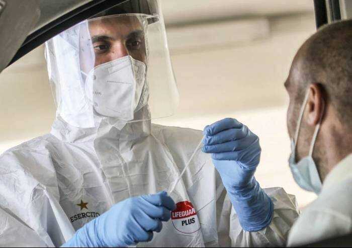 Covid, 64 nuovi contagi in Emilia Romagna e un morto