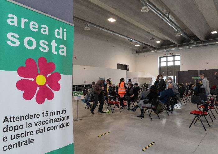 Covid, Donini indica la via per la chiusura degli Hub vaccinali